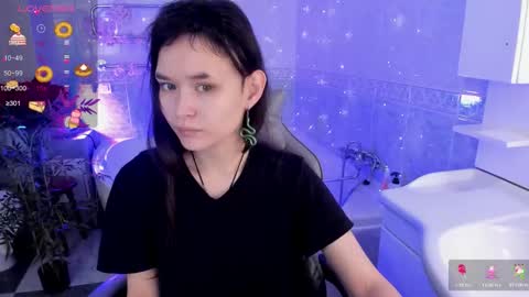 _emily__strike_ online show from December 18, 10:10 am