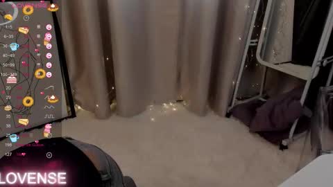 _emily__strike_ online show from March 16, 5:10 am