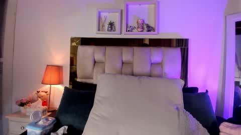 Isabella online show from March 3, 12:12 pm