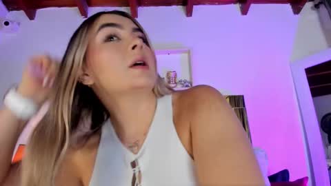 Isabella online show from September 18, 12:20 pm