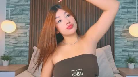  emily skinny online show from March 19, 12:43 pm