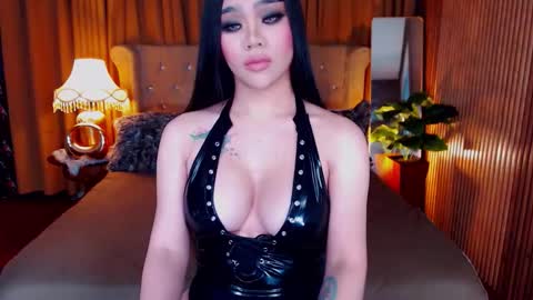 _empressvalerie_ online show from January 8, 1:22 am