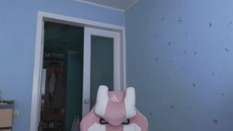 Sam  online show from February 18, 5:42 pm