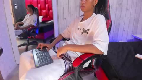 _erick_j online show from March 23, 9:09 pm