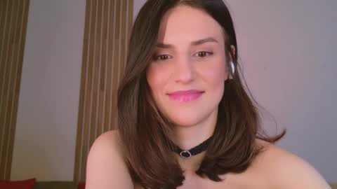 _esmeraldiyaa_ online show from March 5, 6:17 pm