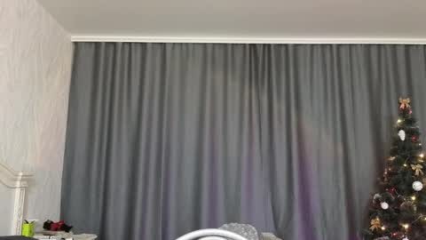 EveEva online show from December 5, 7:22 pm