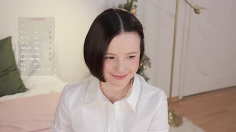 Essie  online show from January 20, 1:07 am