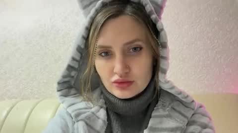  Flora  online show from October 30, 9:04 pm