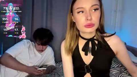 Kaithie and Jessie online show from July 20, 6:42 pm