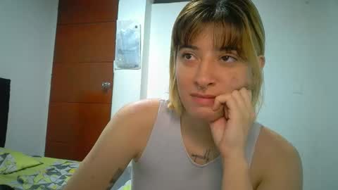 Mia-foster online show from April 28, 1:25 am