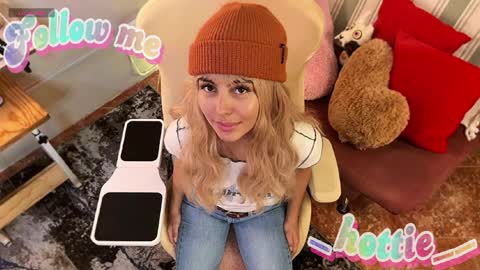 _hottie__ online show from April 6, 4:46 am