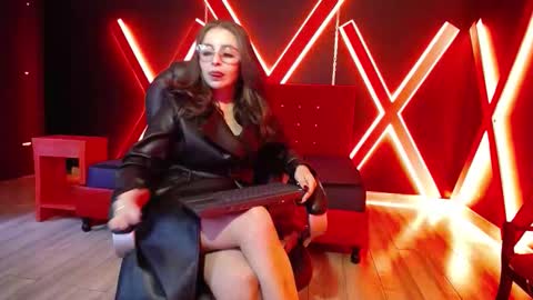 Isa online show from January 15, 3:21 pm