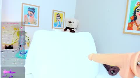 _jasminnee_ online show from March 6, 3:22 pm