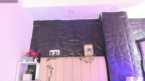 Mia online show from January 17, 5:11 pm