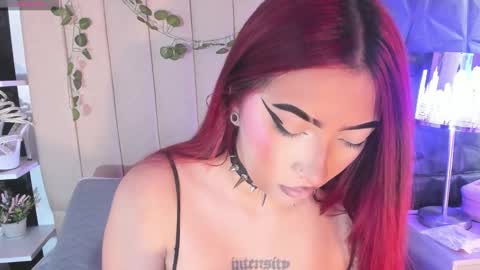 Mia online show from January 14, 3:42 pm