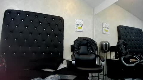 _johnson_alana online show from April 11, 11:58 am