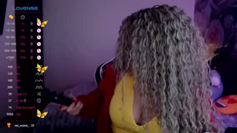 _just_a_queen_3 online show from February 8, 6:22 pm