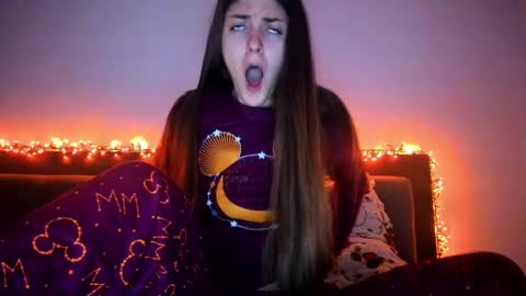 _just_a_simple_girl online show from February 28, 11:58 am