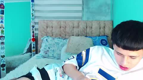 mod online show from November 24, 5:06 am