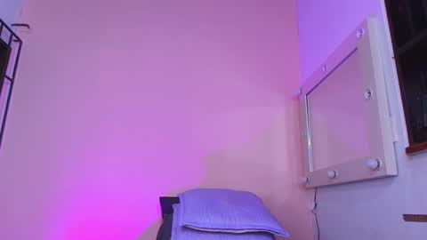 Kendall online show from September 18, 12:53 pm