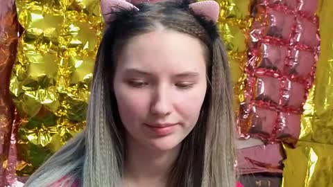 _kikiclark_ online show from April 21, 8:27 pm