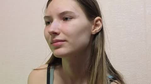 _kikiclark_ online show from June 7, 9:09 pm