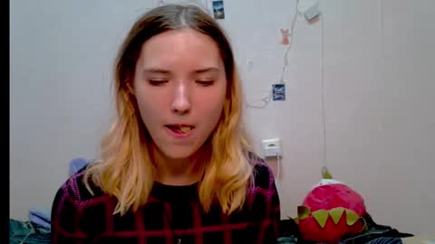 Snapshot of _kikiclark_ chatting on October 4, 9:01 pm _kikiclark_ online show from October 4, 9:01 pm