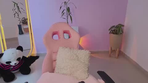 Kylie online show from February 20, 8:33 pm