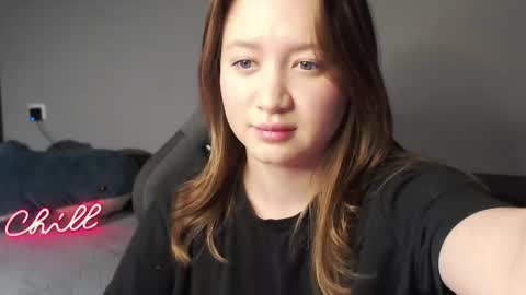 _lalune_ online show from November 28, 5:48 am