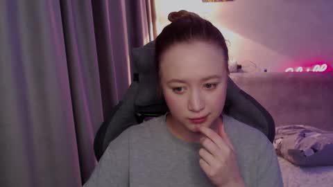 _lalune_ online show from September 27, 4:49 pm