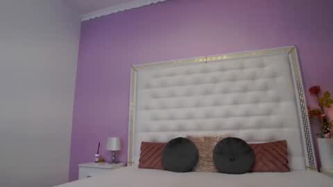 Lena Paul online show from December 22, 5:25 am