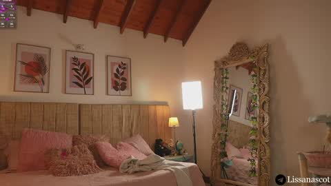 Lissana online show from April 28, 7:51 pm