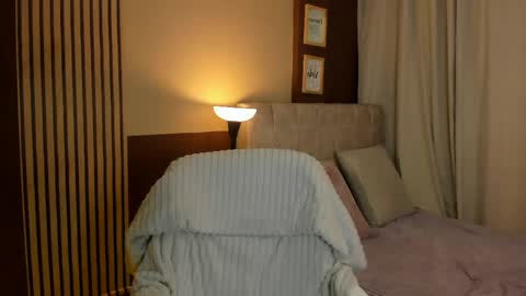 Ivy 3 online show from April 22, 9:22 pm