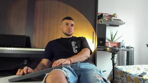 logan online show from April 5, 9:23 pm