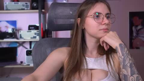 Ann online show from March 18, 8:26 pm