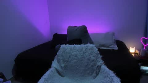   online show from November 23, 3:10 pm