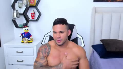 _matthew_santos_ online show from February 4, 3:54 am