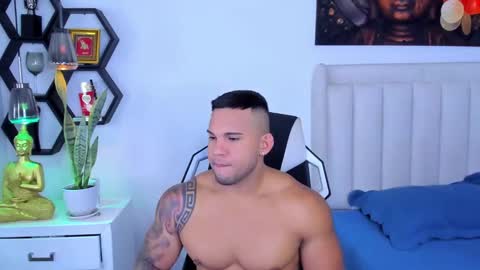 _matthew_santos_ online show from October 28, 10:00 pm