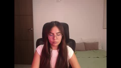 max and abby online show from June 10, 1:49 am