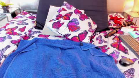 _megan_lovitz_ online show from April 1, 1:41 pm