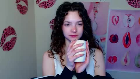 Susie online show from February 25, 7:34 am