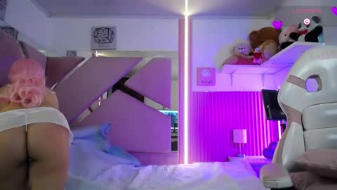  Mia  online show from September 11, 2:18 pm