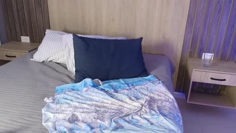 _miamiller_ online show from February 26, 11:30 pm