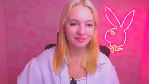 Snapshot of _mila_la_ chatting on September 16, 5:54 am Melanie online show from September 16, 5:54 am