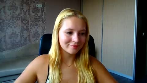 Melanie online show from August 6, 11:41 am