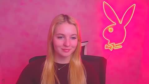 Snapshot of _mila_la_ chatting on February 10, 10:09 am Melanie online show from February 10, 10:09 am