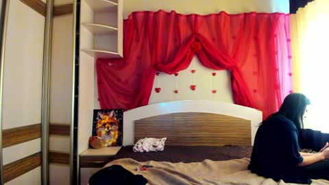 Mila  online show from April 9, 9:48 am