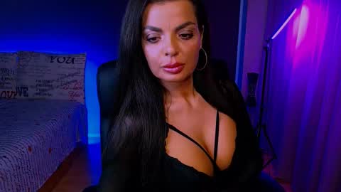 Milani online show from February 4, 6:56 pm