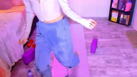 karoline uwu online show from October 23, 10:10 pm