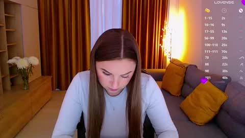 Mia online show from October 25, 7:51 am